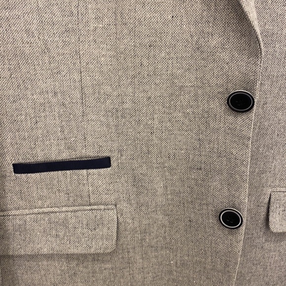 House of Cavani Suit - Picture 2 of 5